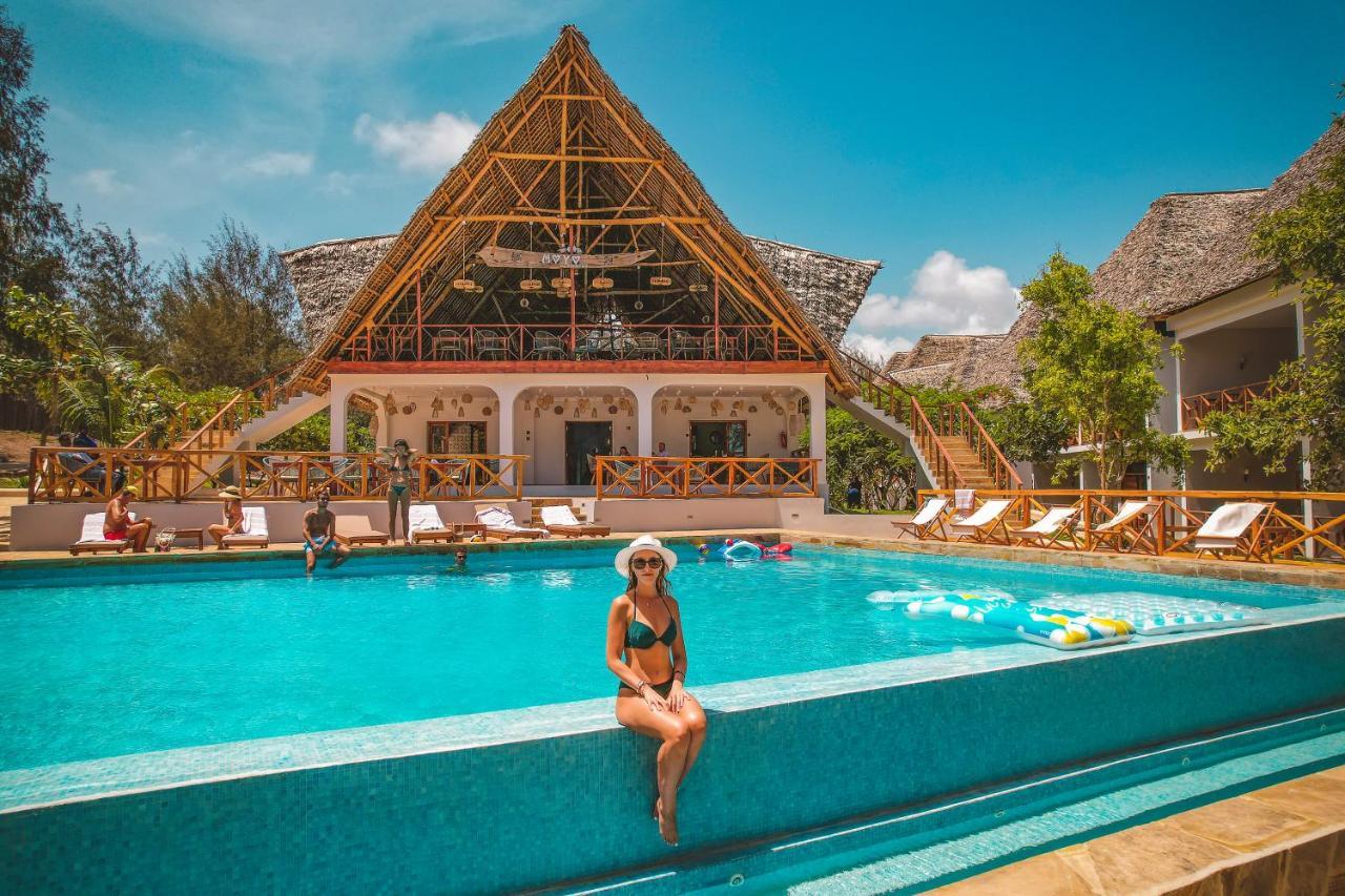 Zanzibella Hotel & Spa Ківенґва Екстер'єр фото The swimming pool at the resort