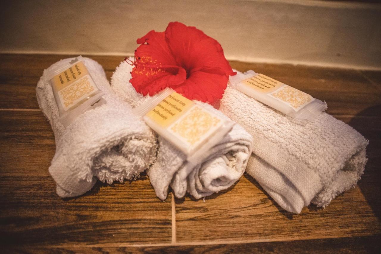 Zanzibella Hotel & Spa Ківенґва Екстер'єр фото A set of towels and soap