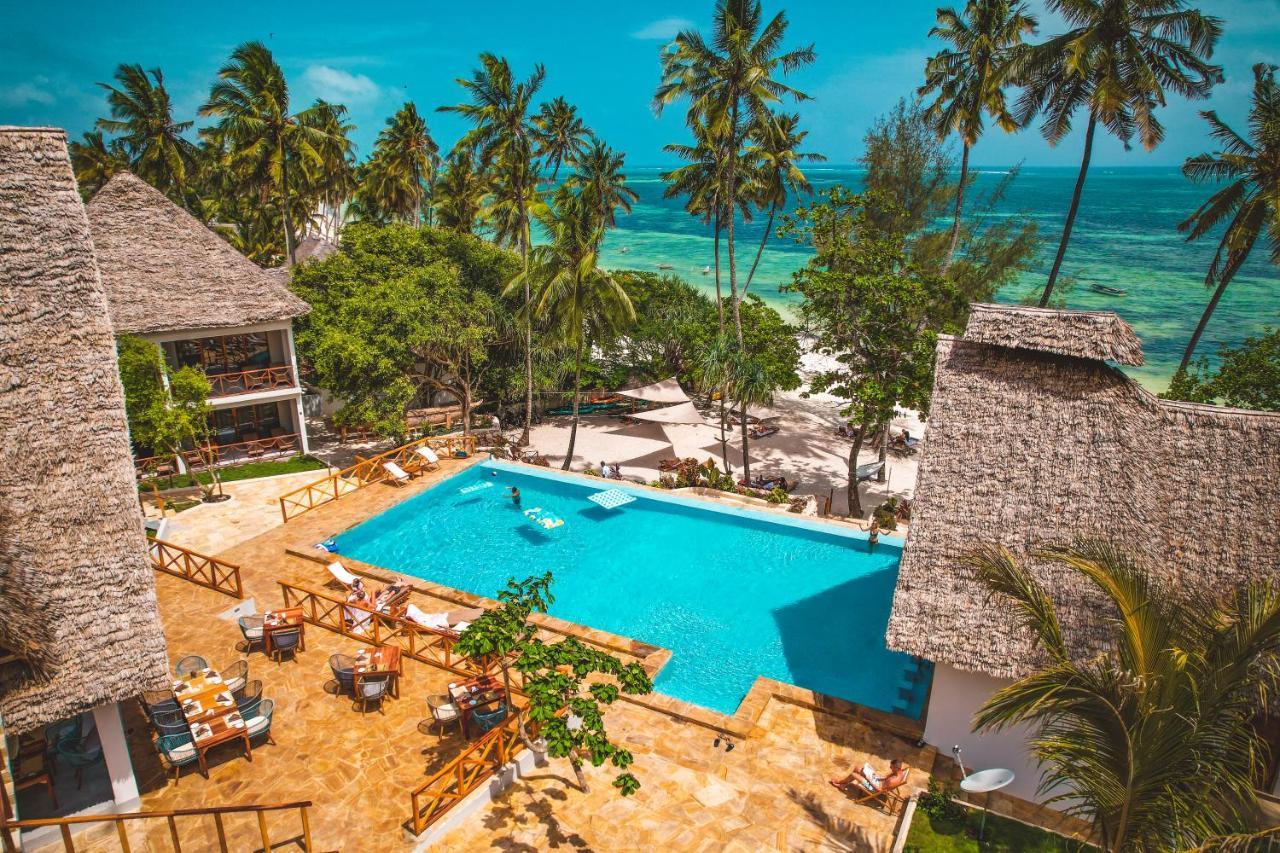 Zanzibella Hotel & Spa Ківенґва Екстер'єр фото The swimming pool at the resort
