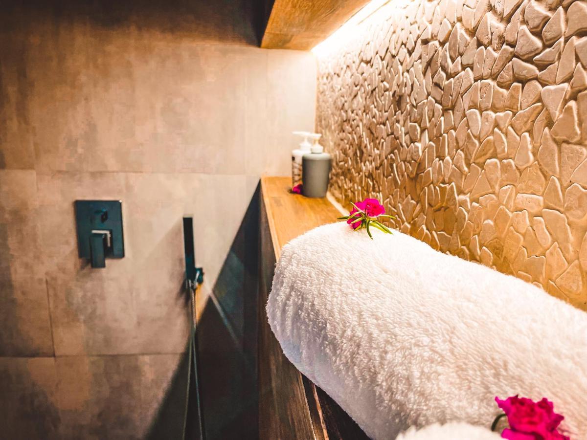 Zanzibella Hotel & Spa Ківенґва Екстер'єр фото Bathroom