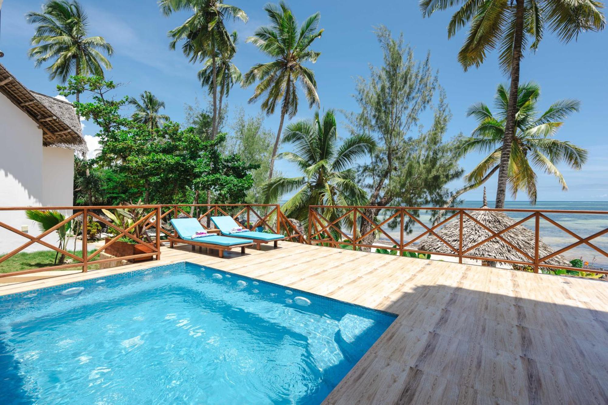 Zanzibella Hotel & Spa Ківенґва Екстер'єр фото The swimming pool at the hotel