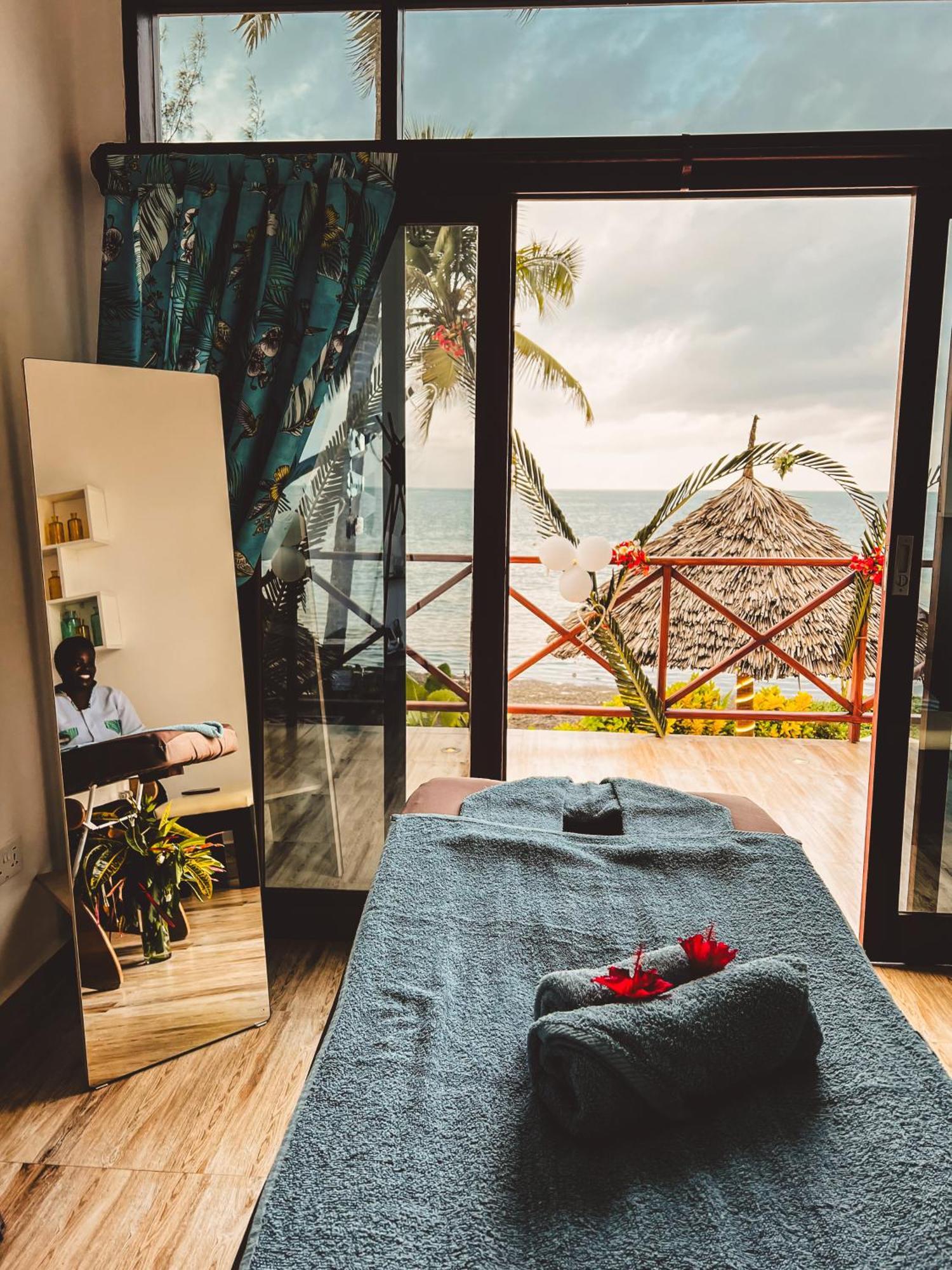 Zanzibella Hotel & Spa Ківенґва Екстер'єр фото Spa at the Palm Beach Hotel